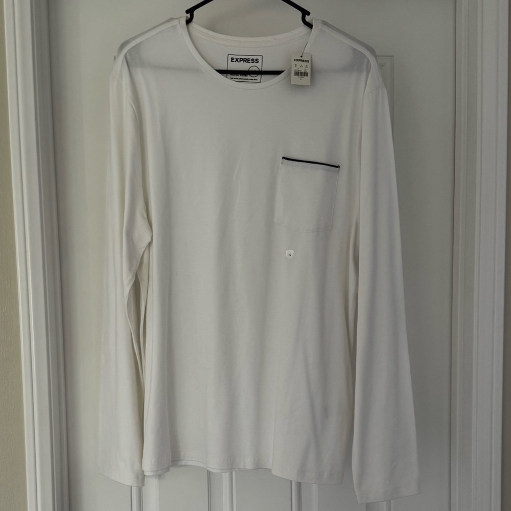NWT EXPRESS Men’s White long sleeved T-shirt tee shirt size Large